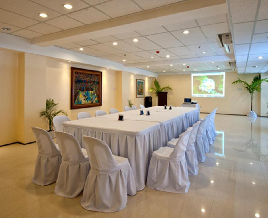 M Citi Suites Cebu Dış mekan fotoğraf