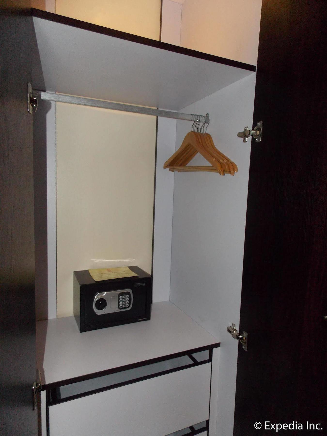 M Citi Suites Cebu Dış mekan fotoğraf