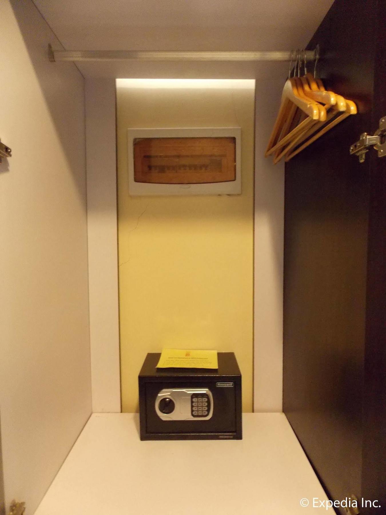 M Citi Suites Cebu Dış mekan fotoğraf