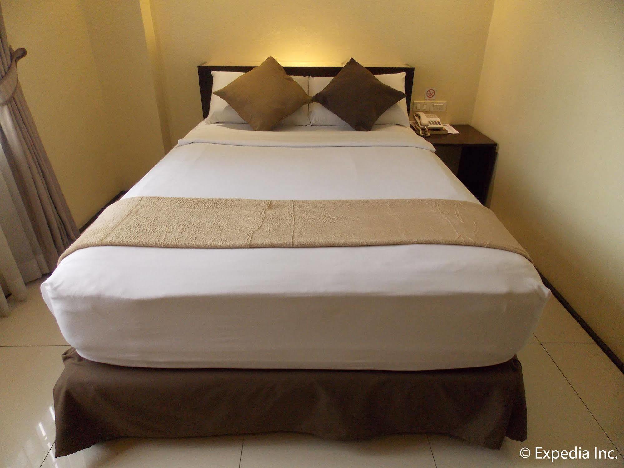 M Citi Suites Cebu Dış mekan fotoğraf